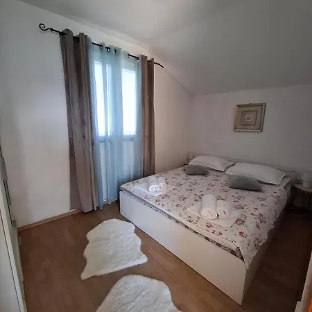 Petar Apartmán *